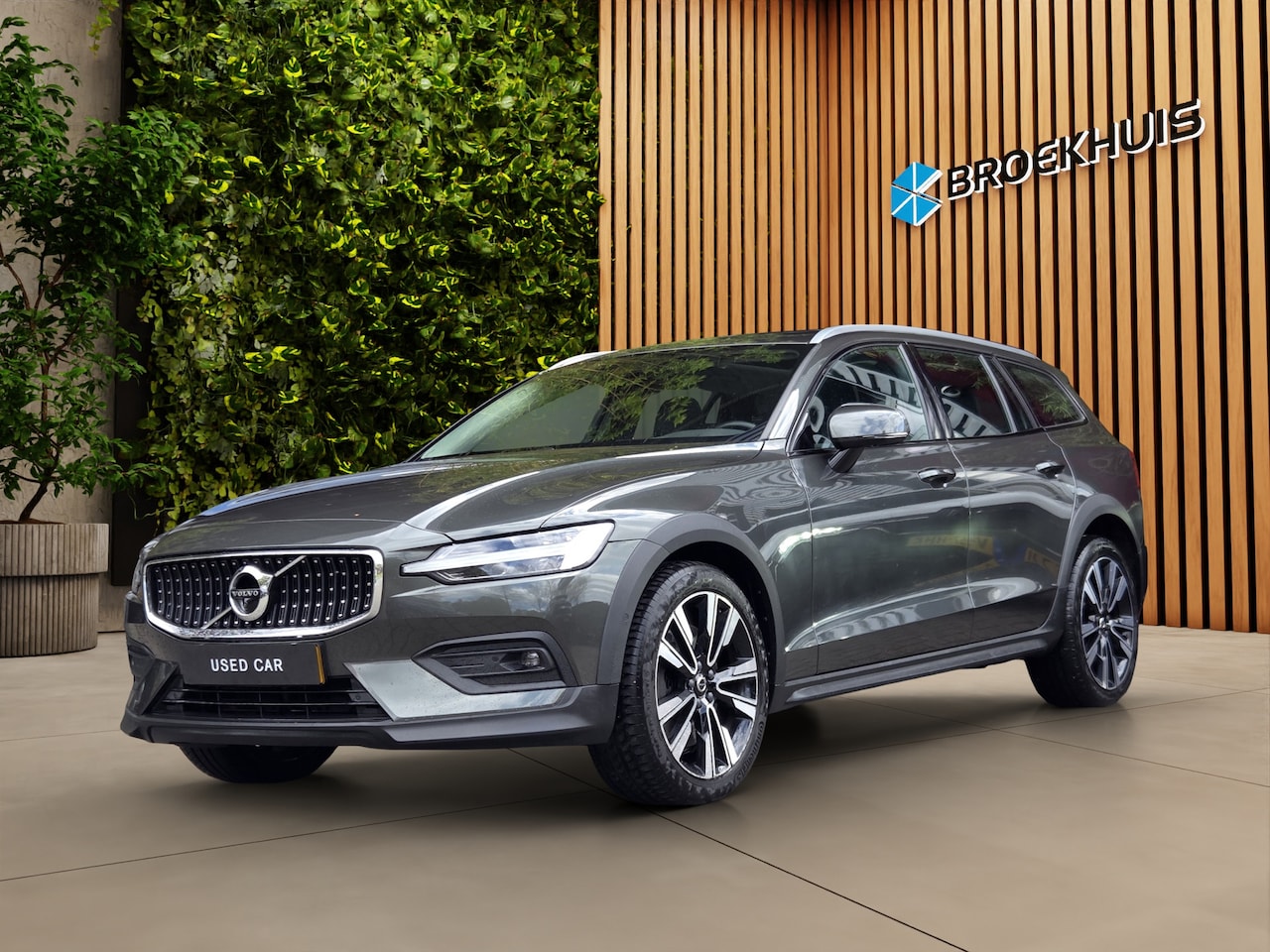 Volvo V60 Cross Country - 2.0 B5 AWD Pro | Massage/ventilatie | Pano | 360 Cam | Head-up | Memory | H&K - AutoWereld.nl