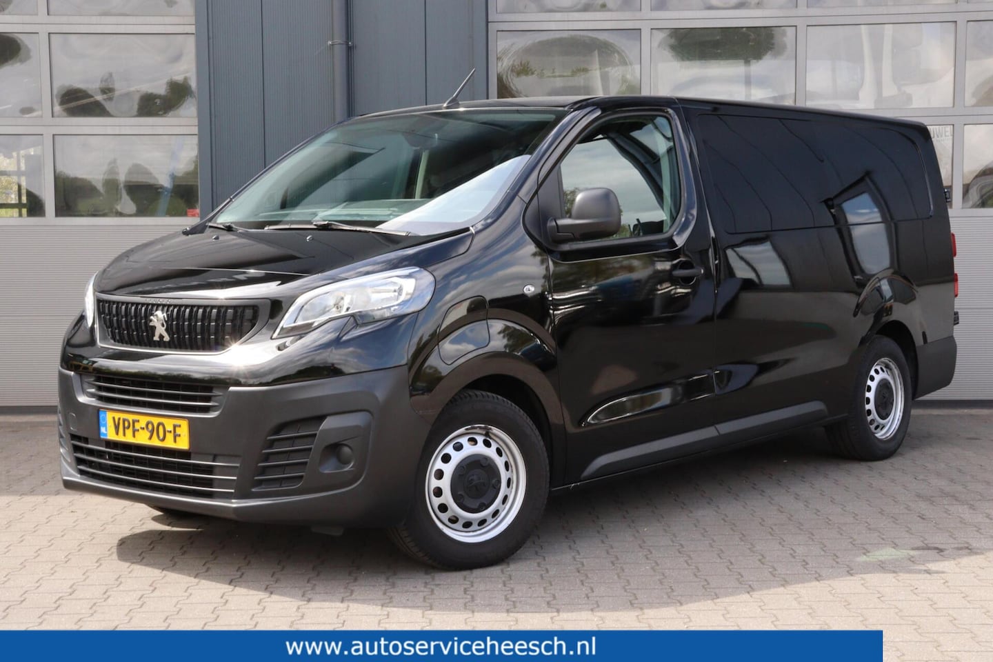 Peugeot e-Expert - Long 75 kWh l DUBBEL CABINE l NAVI l TREKHAAK l CARPLAY - AutoWereld.nl