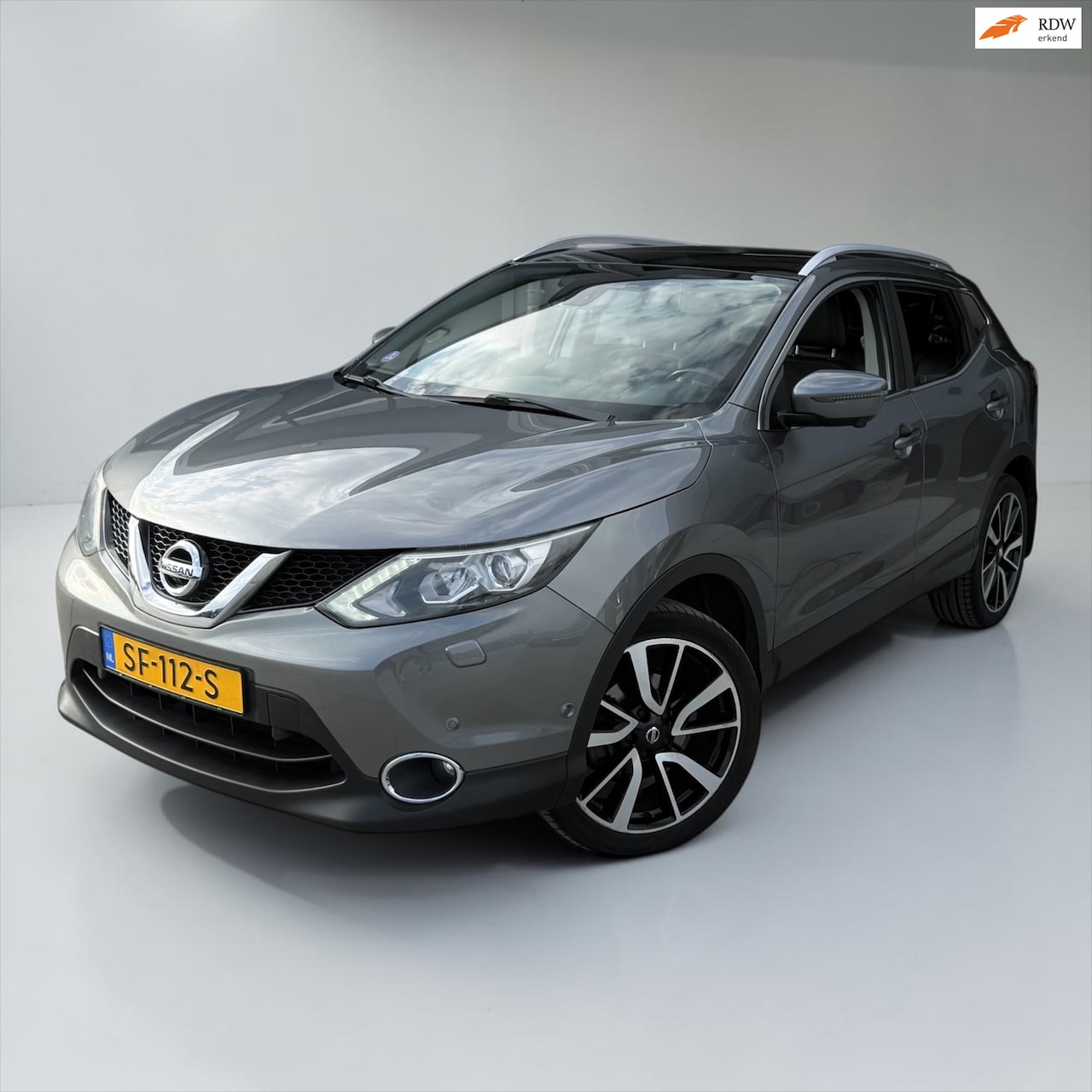 Nissan Qashqai - 1.2 Tekna nieuwe APK PANO LED - AutoWereld.nl