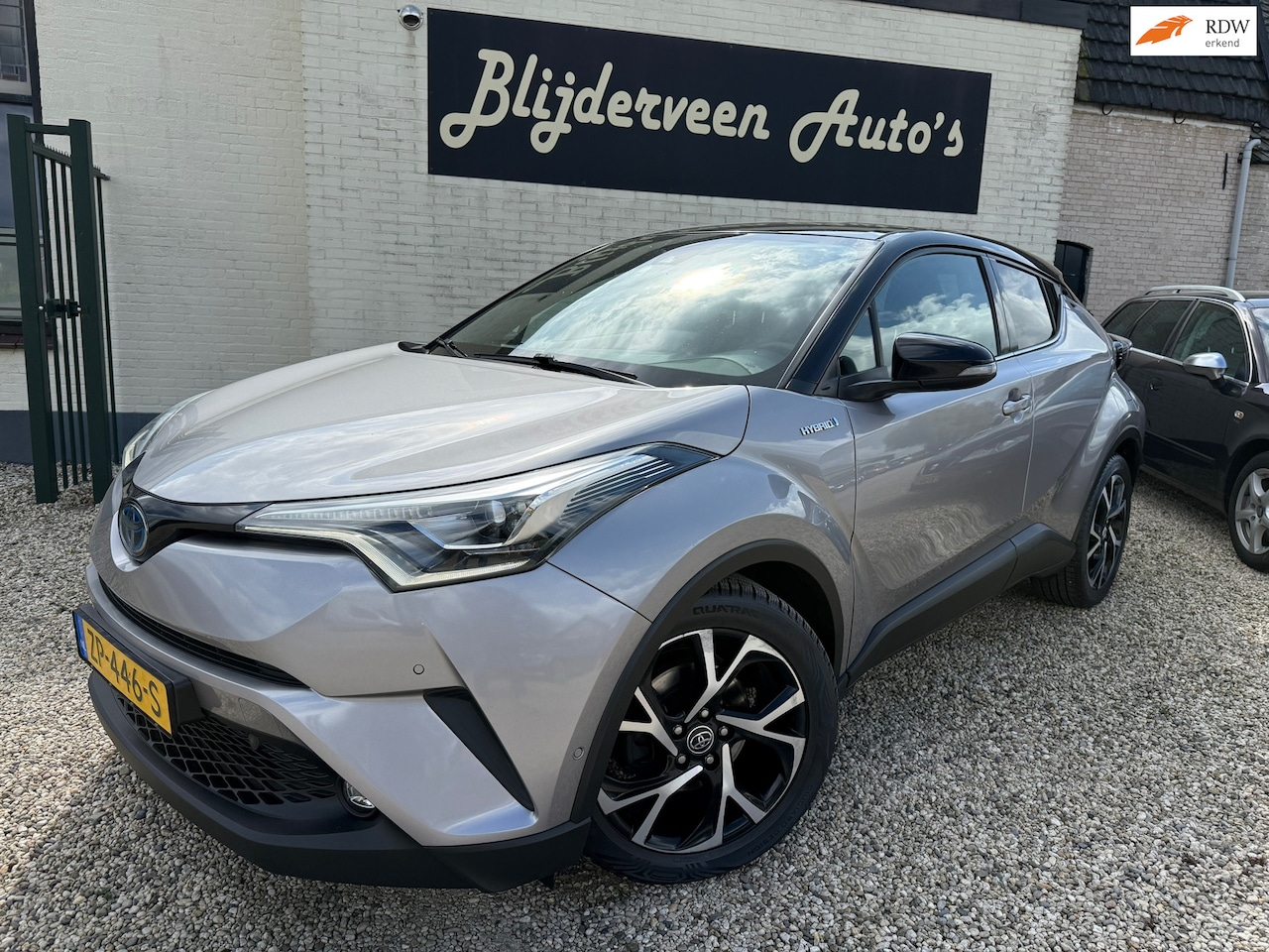 Toyota C-HR - 1.8 Hybrid Bi-Tone Plus JBL | Camera | Leder | Stoel & Stuur VW | A.S. Banden | PDC | Navi - AutoWereld.nl