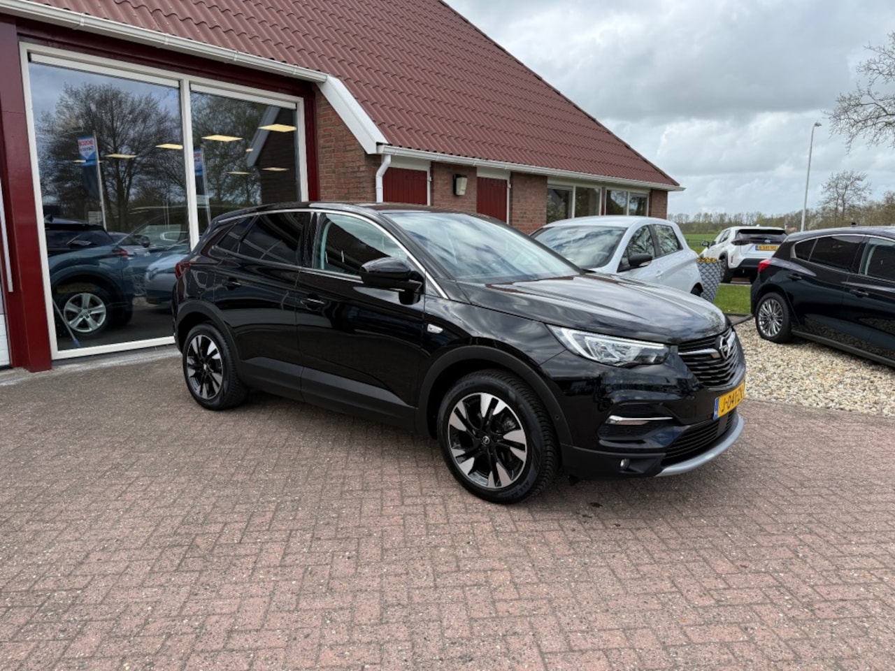 Opel Grandland X - 1.2 TURBO INNOVATION TREKHAAK/PDC/CRUISE/ENZ. AUTOMAAT! - AutoWereld.nl