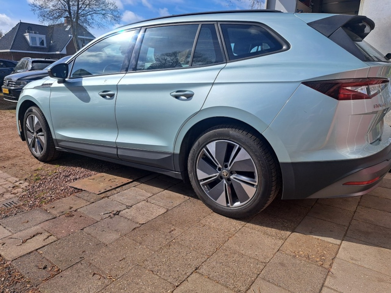 Skoda Enyaq - iV 60 180 Pk Business Edition Trekhaak, Apple Carplay, Camera - AutoWereld.nl