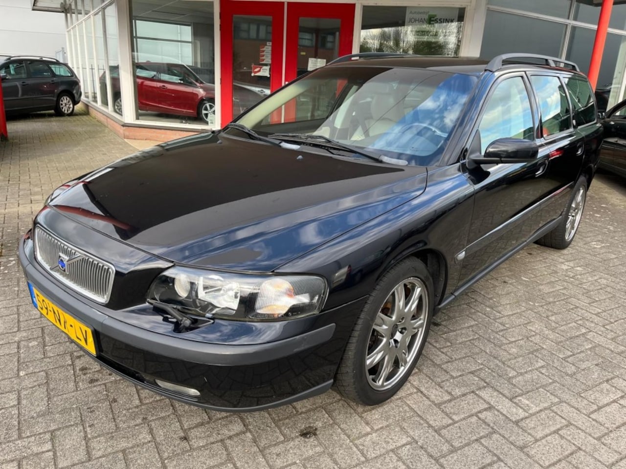 Volvo V70 - 2.4 170PK aut. NIEUWE APK/XENON/Trekhaak - AutoWereld.nl
