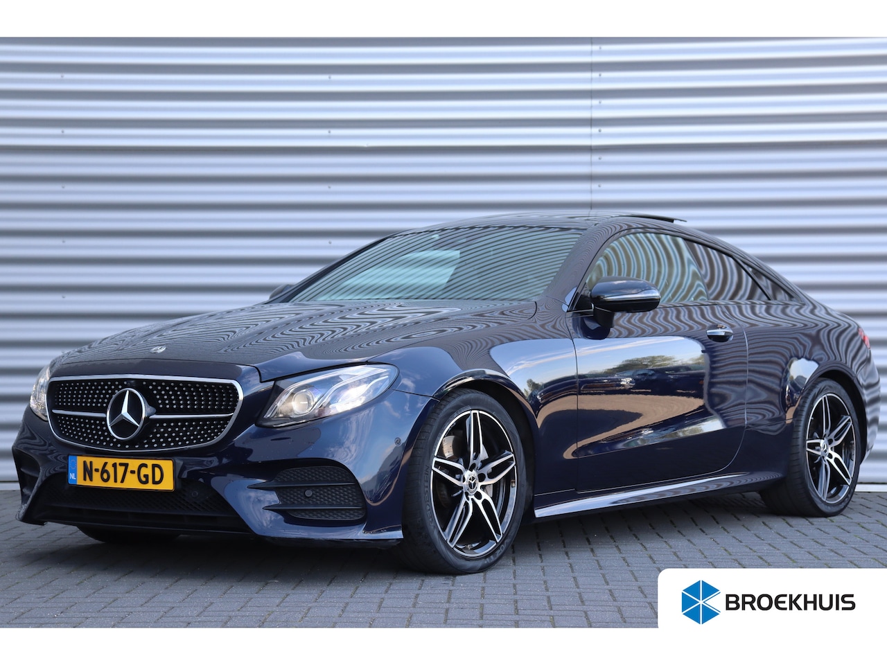 Mercedes-Benz E-klasse Coupé - 200 183PK AMG LINE AUTOMAAT / NAVI / LEDER / CLIMA / FULL-LED / PDC / 19" LMV / CAMERA / K - AutoWereld.nl