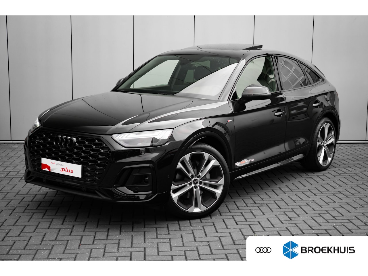 Audi Q5 Sportback - S edition competition Luchtvering | Panoramadak | Stylingpakket Carbon | 360 graden camera - AutoWereld.nl