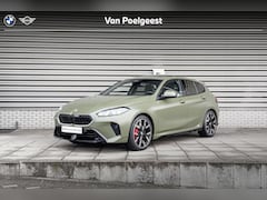BMW 1-serie - 120 Frozen Urban Green / M Sportpakket Pro / Innovation Pack / Harman Kardon / Glazen pano