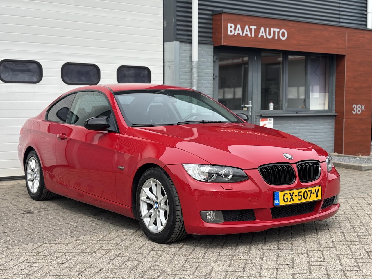 BMW 3-serie Coupé - 320i Executive Automaat Sport Leder NIEUWE KETTING + APK - AutoWereld.nl