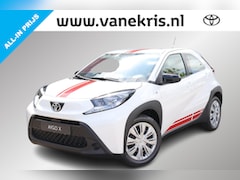 Toyota Aygo X - 1.0 VVT-i Play , Rode accenten, Nieuw en direct leverbaar met €663, - voordeel