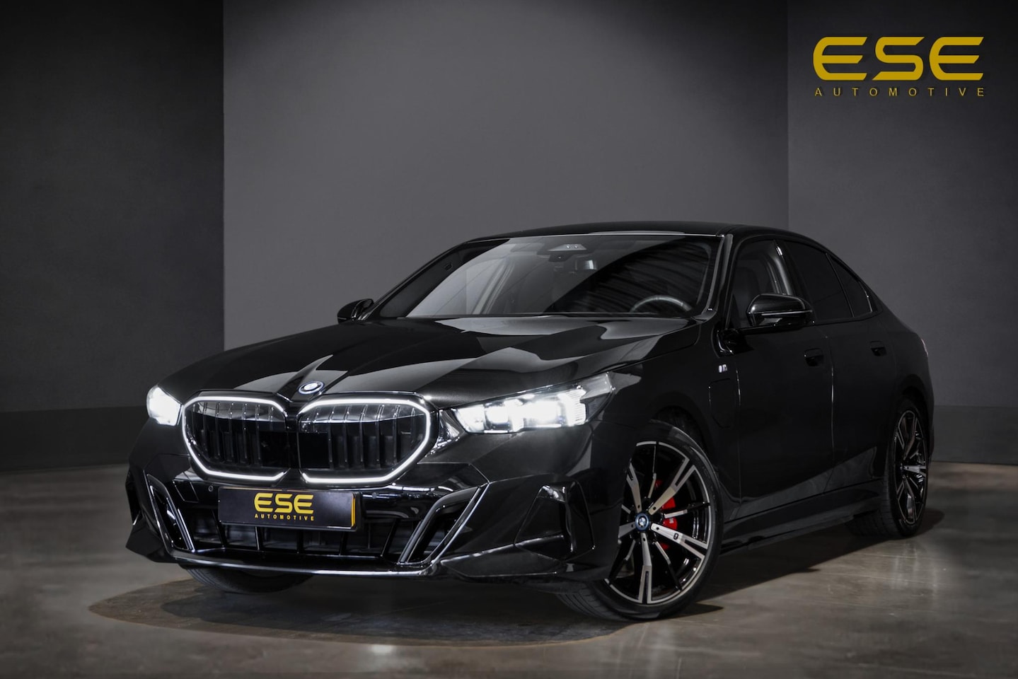 BMW 5-serie - 530e M Sport Edition | Panorama | H&K | Matrix/Led - AutoWereld.nl