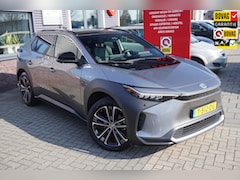 Toyota bZ4X - Premium 71 kWh / SOH 97, 7% / Pano / ACC / 360 Camera / JBL / Trekhaak / Stoelventilatie /