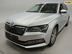Skoda Superb Combi - 1.4 TSI iV Style * Trekhaak * Stoelverwarming * Digitale teller