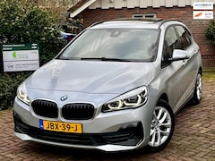 BMW 2-serie Active Tourer - 225xe High Executive|RIJKLAAR|PANO|Harman/Kardon|4WD|Topstaat|Lage km|Camera