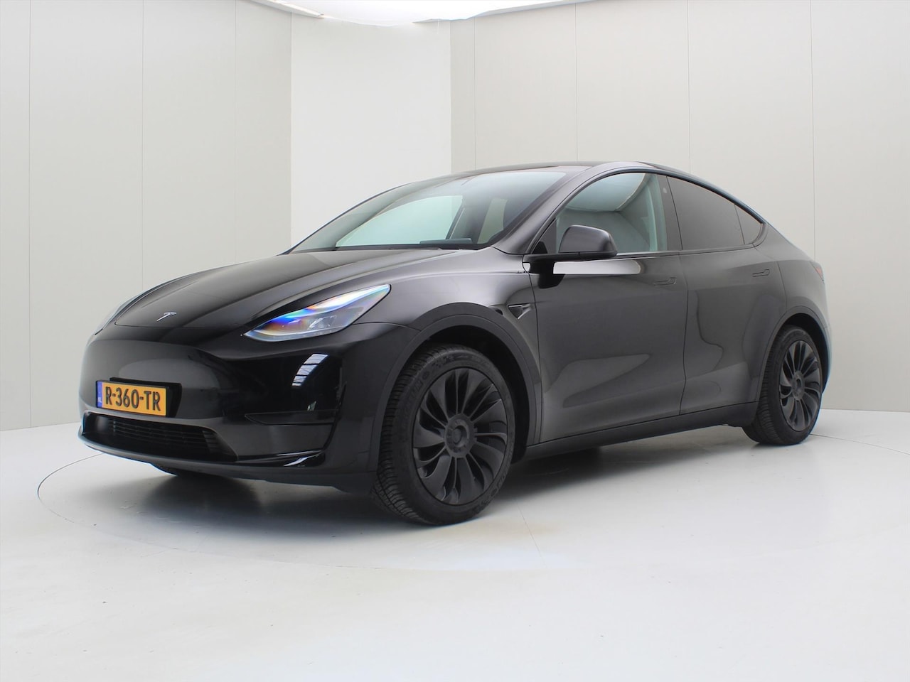 Tesla Model Y - Standard RWD Plus 351pk [ LFP ACCU+AUTOPILOT+19 INCH+PREMIUM AUDIO ] - AutoWereld.nl