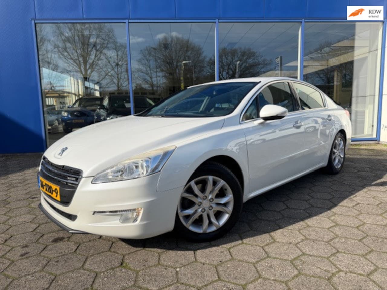 Peugeot 508 - 2.0 HDi Allure Hybrid4 LMV - PDC - Navi - AutoWereld.nl