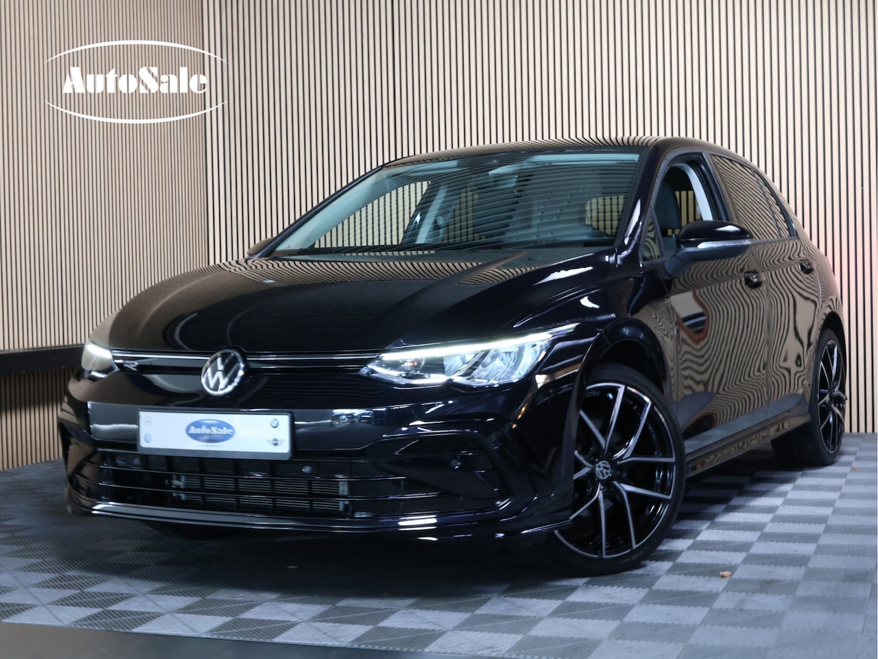Volkswagen Golf - R line 1.0 eTsi 23.000 km Full options Navi Carplay '24 - AutoWereld.nl