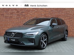 Volvo V60 - T6 Plug-in hybrid AWD Plus Dark | Panoramadak | Harman Kardon geluidsysteem | Rondomzicht