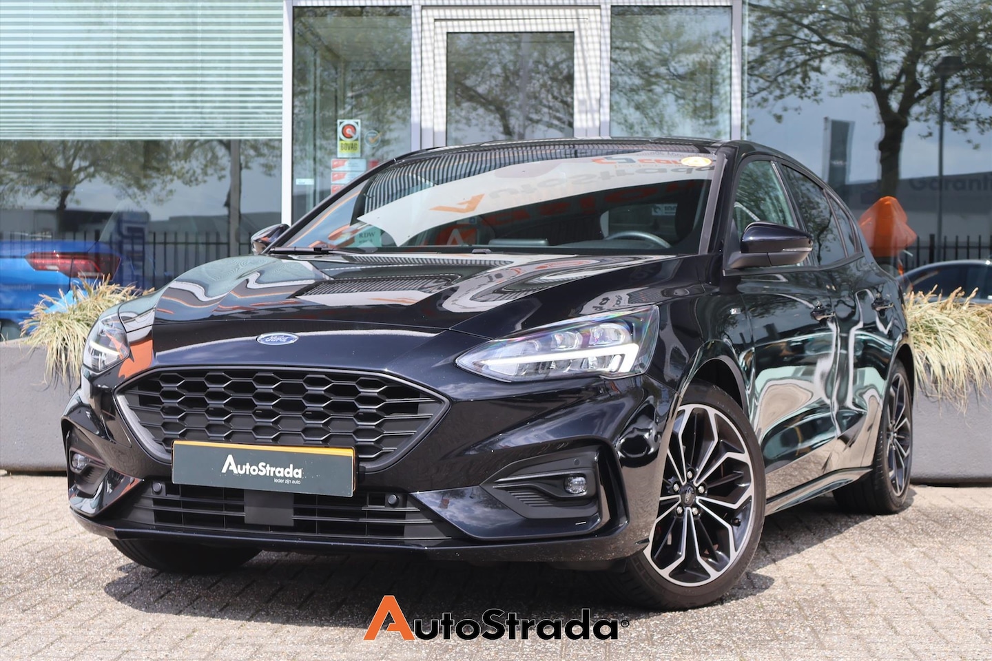 Ford Focus - 1.0 ST-Line 155pk | Winter Pakket | ACC | Camera | Keyless | Navigatie | LED | Virtual | - AutoWereld.nl