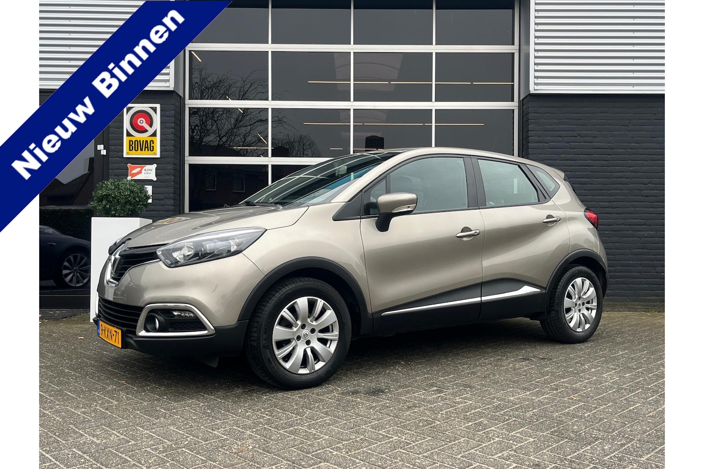Renault Captur - 0.9 TCe Expression 0.9 TCe Expression, Airco, Bluetooth, Cruise, Camera, Trekhaak, PDC, NAP - AutoWereld.nl