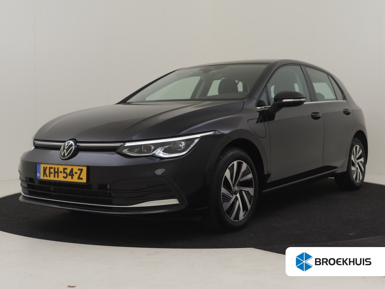 Volkswagen Golf - Style eHybrid 204Pk DSG/AUTO | Achteruitrijcamera | Navigatie | Apple carplay Android auto - AutoWereld.nl