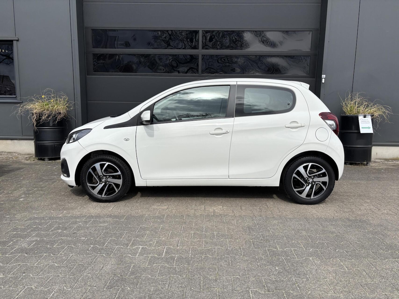 Peugeot 108 - 1.0 e-VTi Allure AUTOMAAT/ Airco/ L.M. velgen/ Stuurwielbediening/ In hoogte verstelbare s