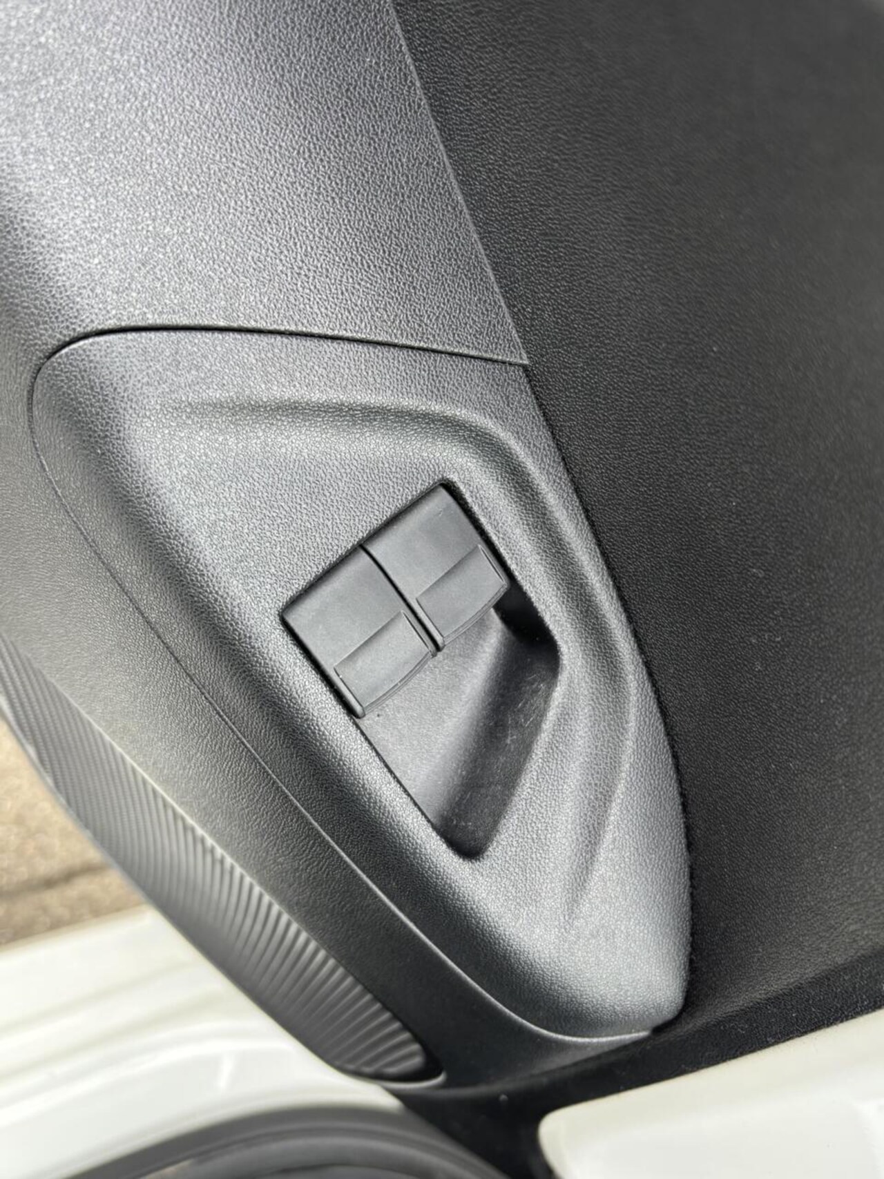 Peugeot 108 - 1.0 e-VTi Allure AUTOMAAT/ Airco/ L.M. velgen/ Stuurwielbediening/ In hoogte verstelbare s