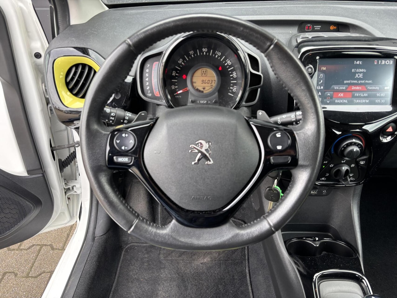 Peugeot 108 - 1.0 e-VTi Allure AUTOMAAT/ Airco/ L.M. velgen/ Stuurwielbediening/ In hoogte verstelbare s