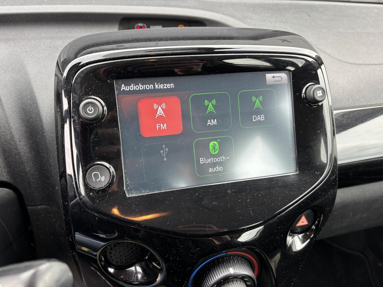 Peugeot 108 - 1.0 e-VTi Allure AUTOMAAT/ Airco/ L.M. velgen/ Stuurwielbediening/ In hoogte verstelbare s