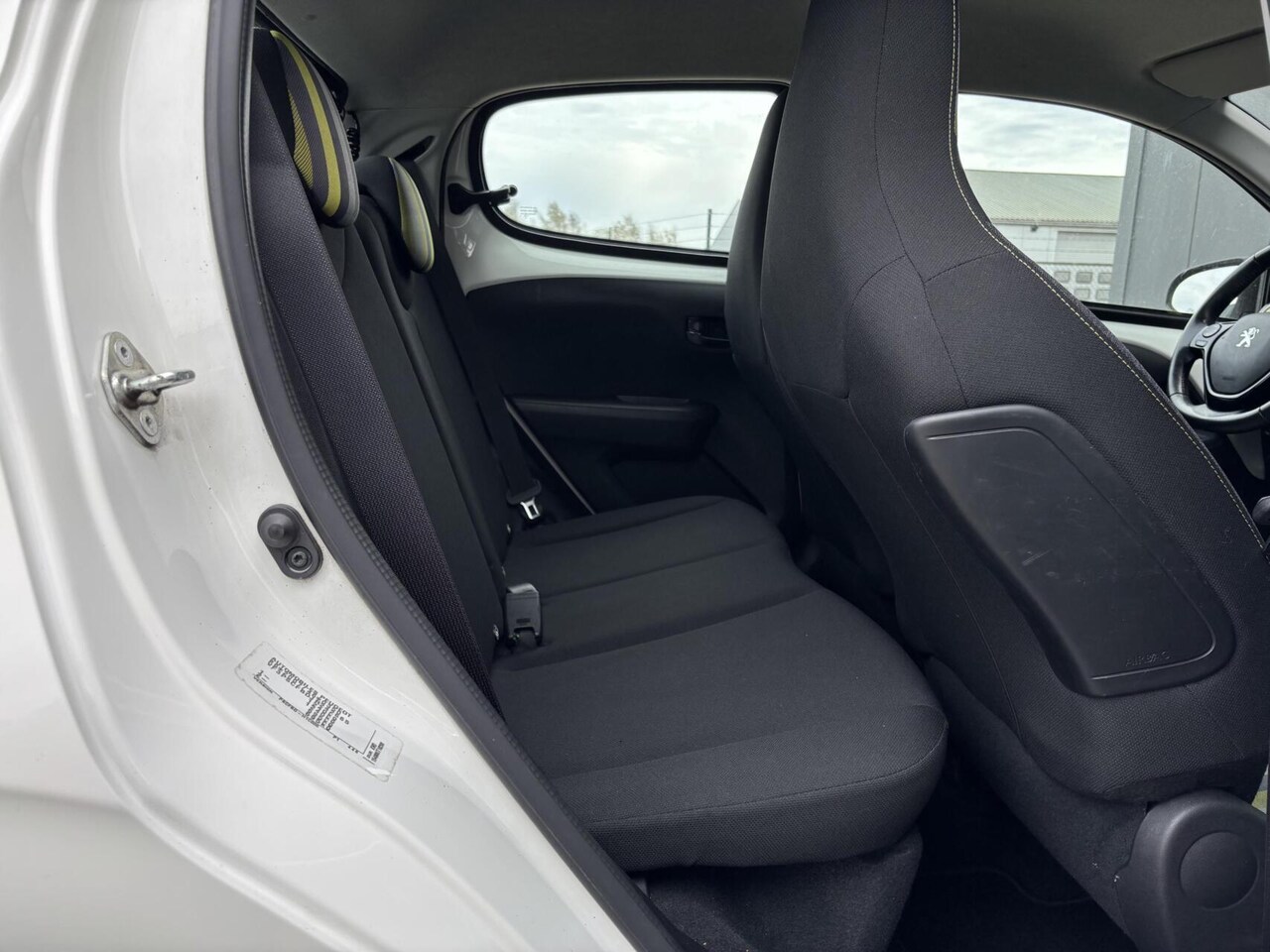 Peugeot 108 - 1.0 e-VTi Allure AUTOMAAT/ Airco/ L.M. velgen/ Stuurwielbediening/ In hoogte verstelbare s