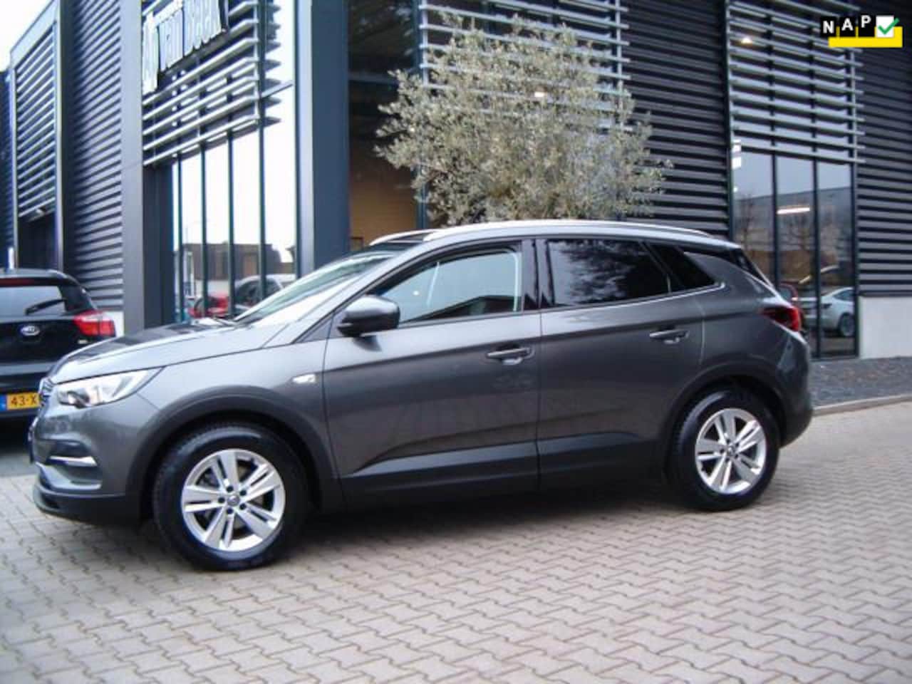 Opel Grandland X - 1.2 Turbo Business 1.2 Turbo Business - AutoWereld.nl