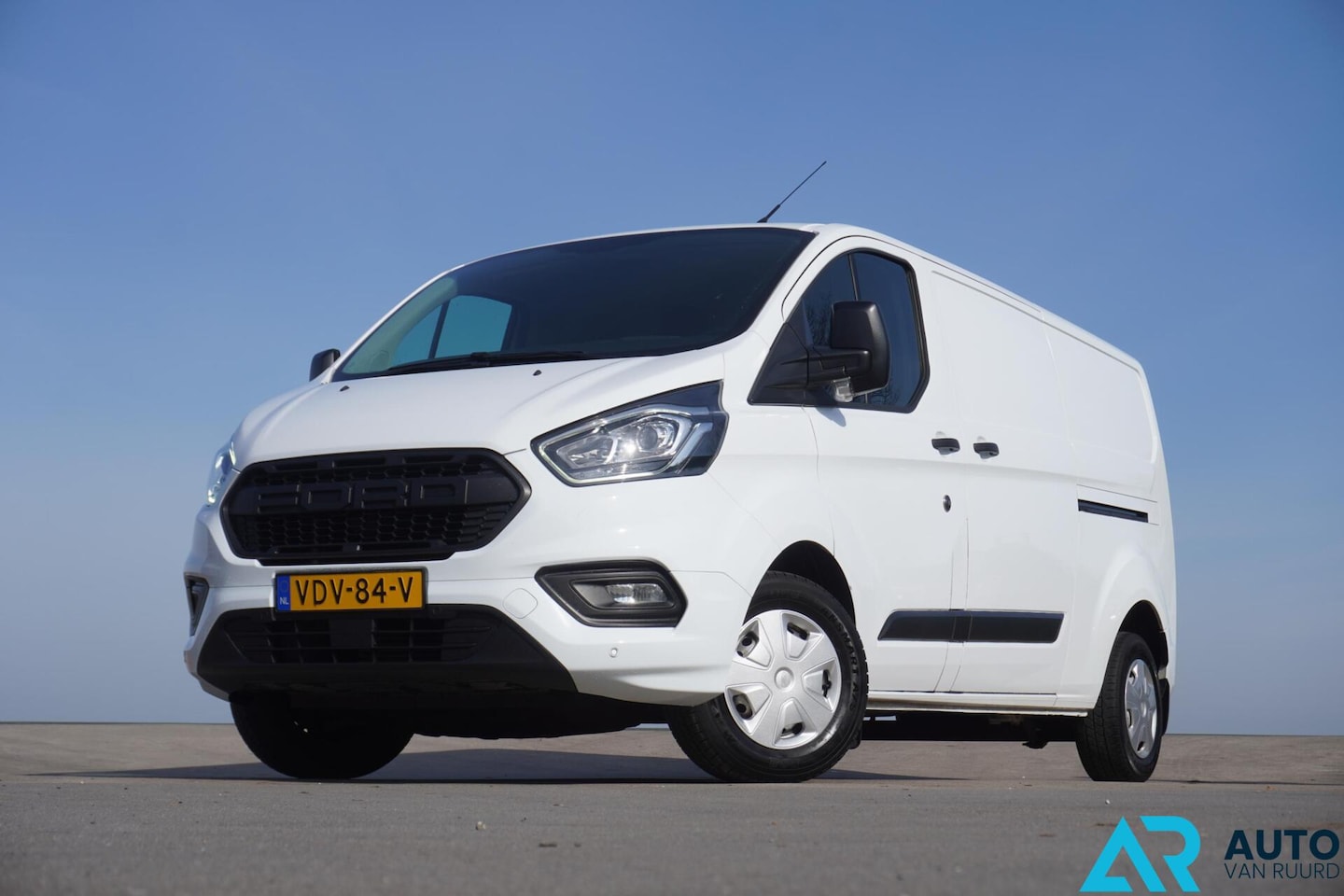 Ford Transit Custom - 300 2.0 TDCI L2H1 * Beurt + APK * LED - AutoWereld.nl