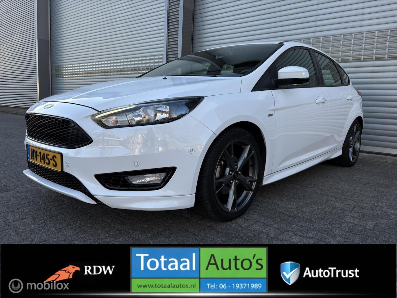 Ford Focus - 1.0 ST-Line*NEDERLANDS*CRUISE*NAV*P-SENS V+A* - AutoWereld.nl