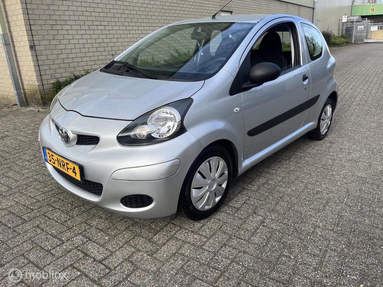 Toyota Aygo - 1.0-12V Cool 1.0-12V Cool - AutoWereld.nl