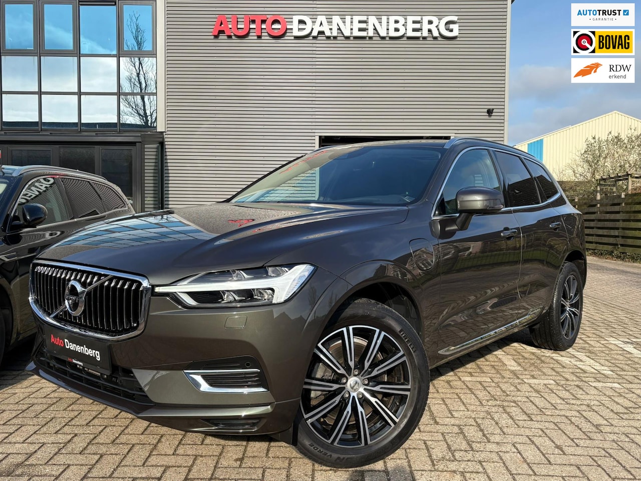 Volvo XC60 - 2.0 T8 Twin Engine AWD Inscription PANO,360CAMERA,LEER,GARANTIE - AutoWereld.nl