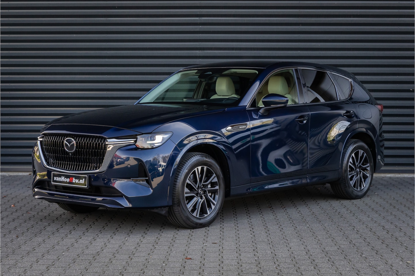 Mazda CX-60 - 2.5 e-SkyActiv PHEV Takumi Trekhaak - BOSE - Head up - AutoWereld.nl