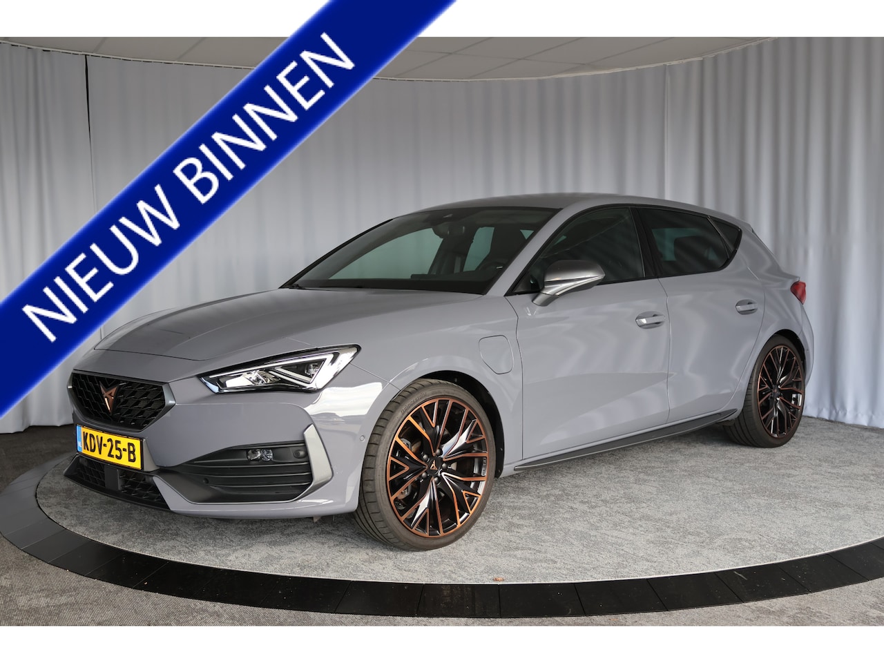 CUPRA Leon - 1.4 e-Hybrid VZ 245 pk, Copper Edition, Acc, Camera, Sfeerverl, stoel en stuurverw. - AutoWereld.nl