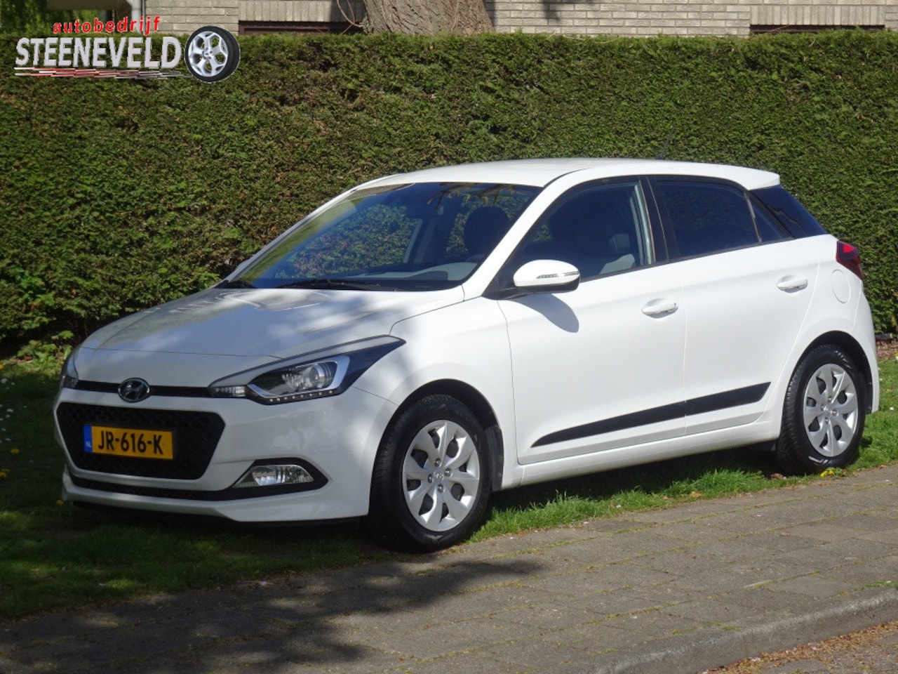 Hyundai i20 - 1.2 HP i-Motion met Radio en Airco - AutoWereld.nl