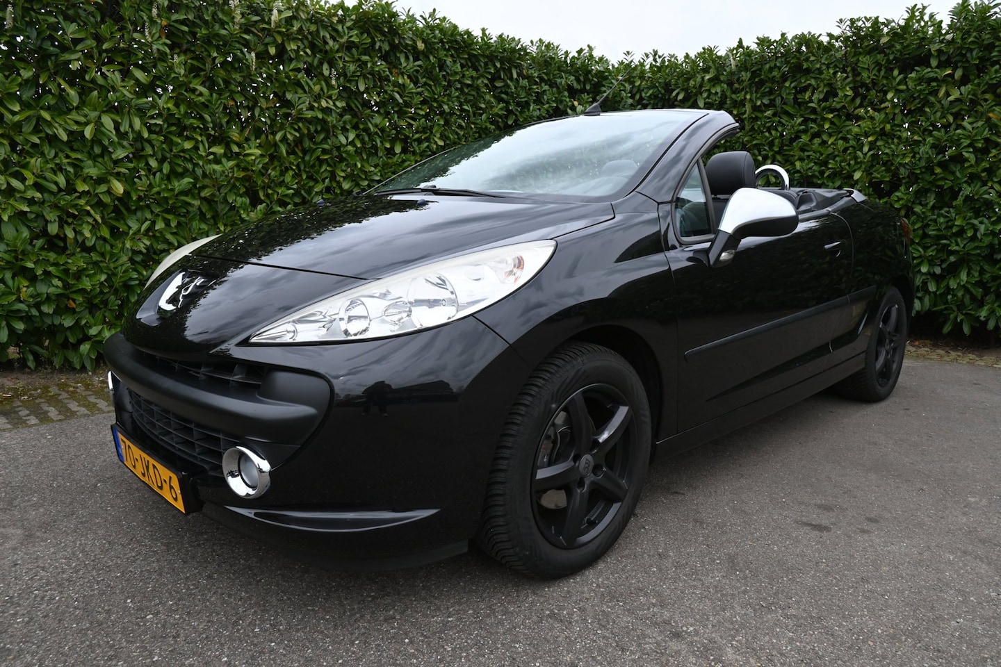 Peugeot 207 CC - 1.6 VTi met zeer gunstige km-stand!! Origineel Nederlandse auto met NAP. - AutoWereld.nl