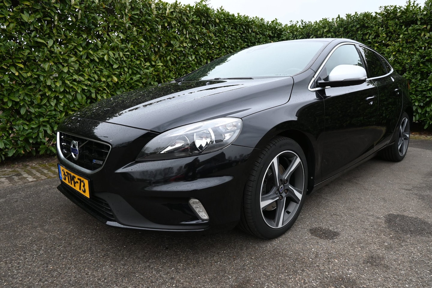 Volvo V40 - 1.6 T4 R-Design. Origineel Nederlandse auto met NAP. - AutoWereld.nl