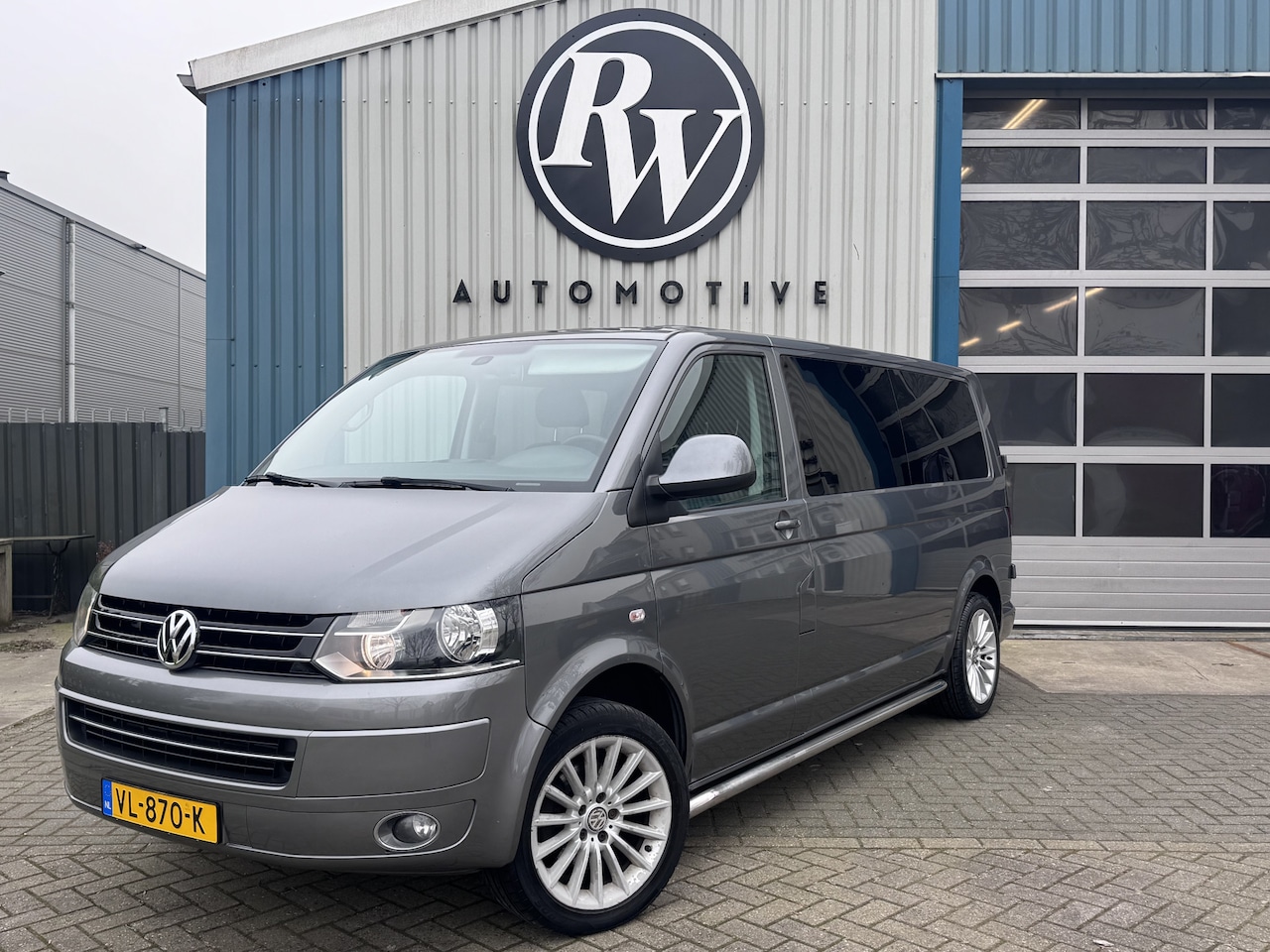 Volkswagen Transporter - 2.0 TDI L2 / DSG /Dubbelcabine / Airco / Navi / Sidebars / A tot Z onderhouden! - AutoWereld.nl