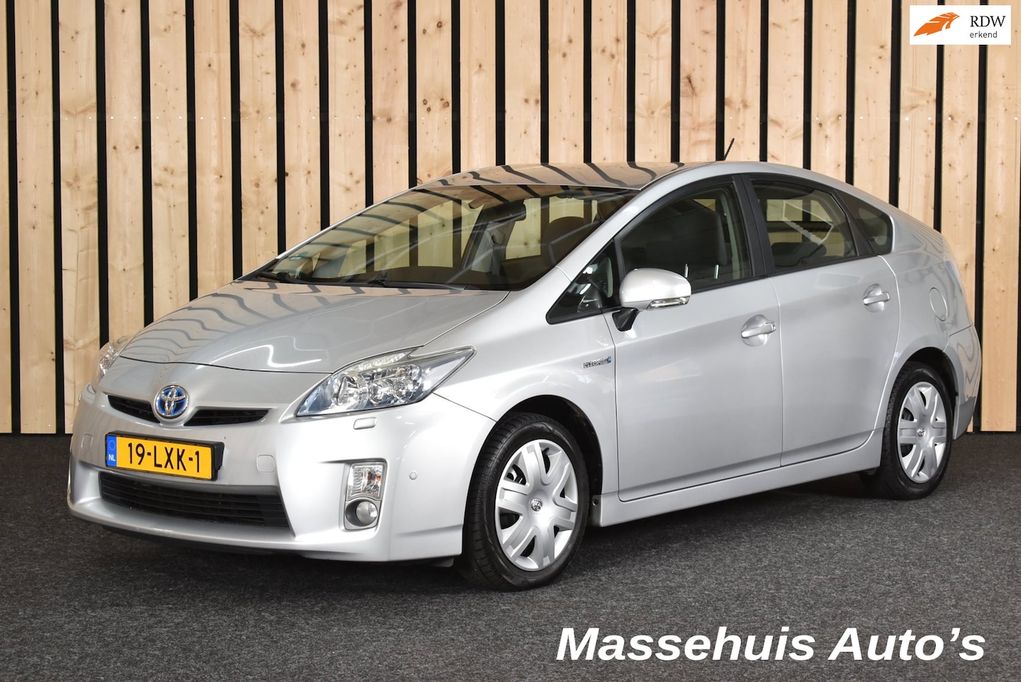 Toyota Prius - 1.8 Dynamic CarPlay Trekhaak Clima Cruise Nwe APK - AutoWereld.nl