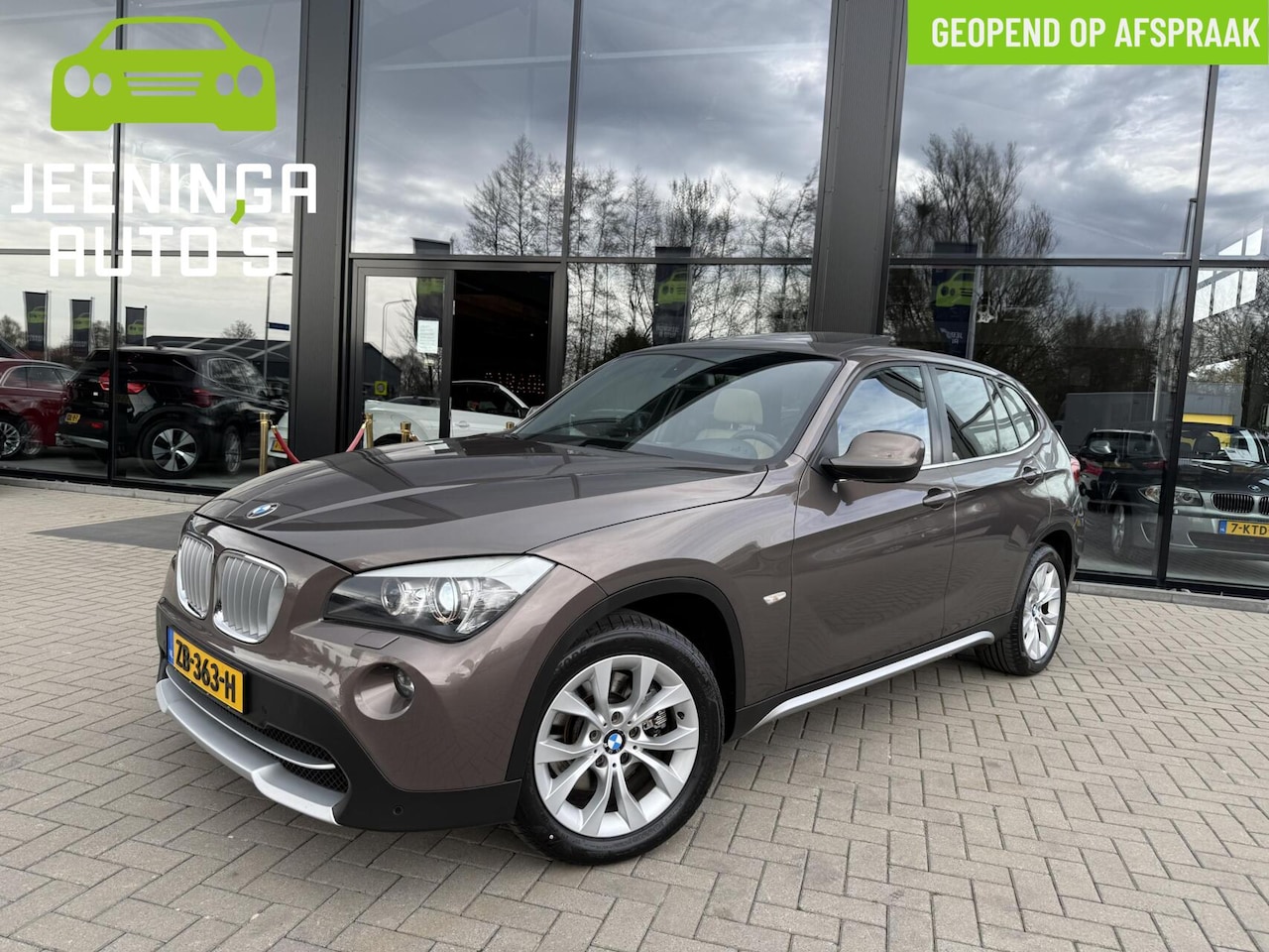 BMW X1 - xDrive28i Executive|Leer|Camera|Pano|AfnTrekhaak|Stoelverwarming - AutoWereld.nl