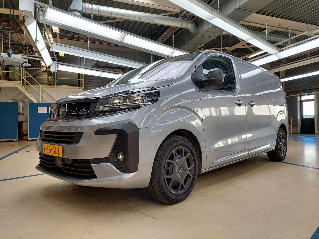 Opel Vivaro - 2.0 Diesel 145 L2 | Exterieur Pakket | Comfortpakket | Digitale Binnenspiegel | Achteruitr - AutoWereld.nl