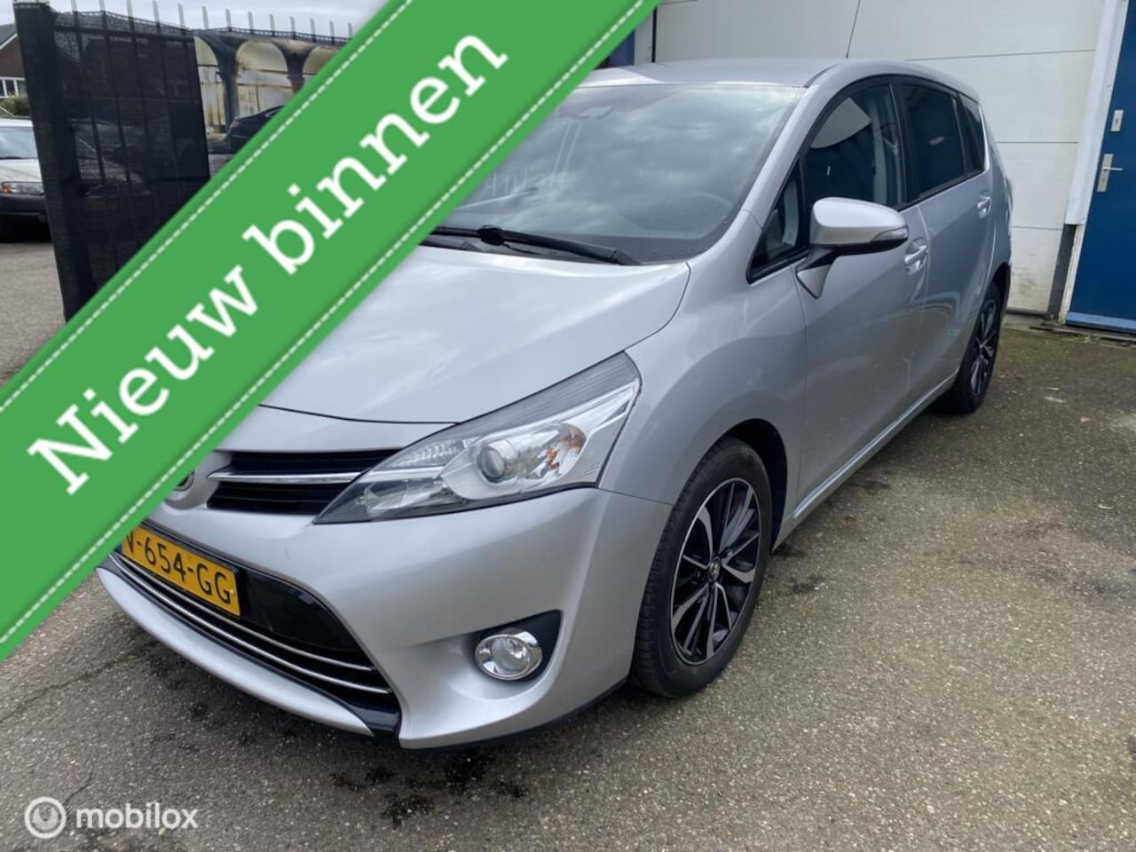 Toyota Verso - 1.6 D-4D Dynamic !! GRIJS KENTEKEN !! ECC NAVI CRUISE - AutoWereld.nl