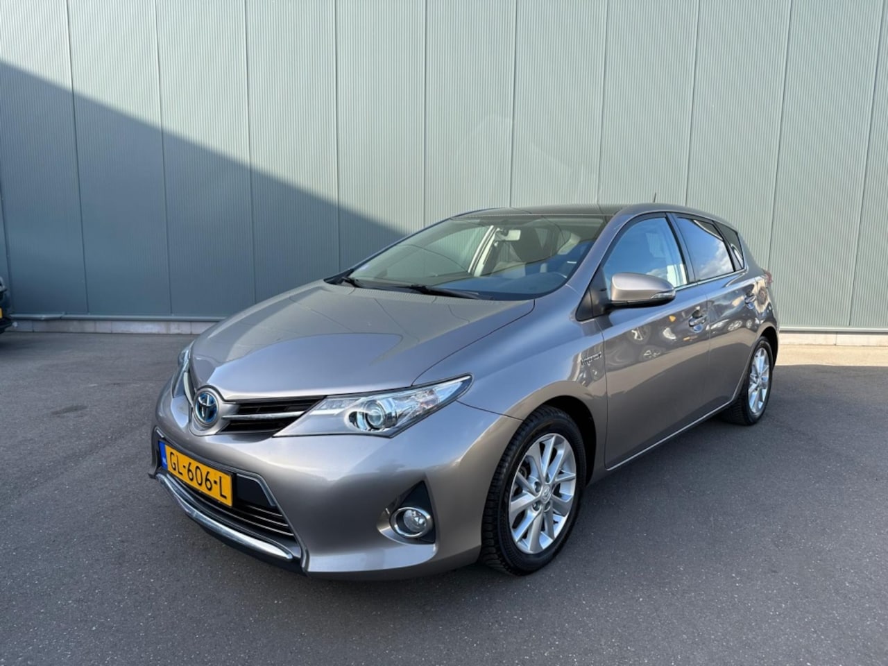 Toyota Auris - 1.8 Hybrid Lease PANORAMADAK | CAMERA | NAP ! - AutoWereld.nl