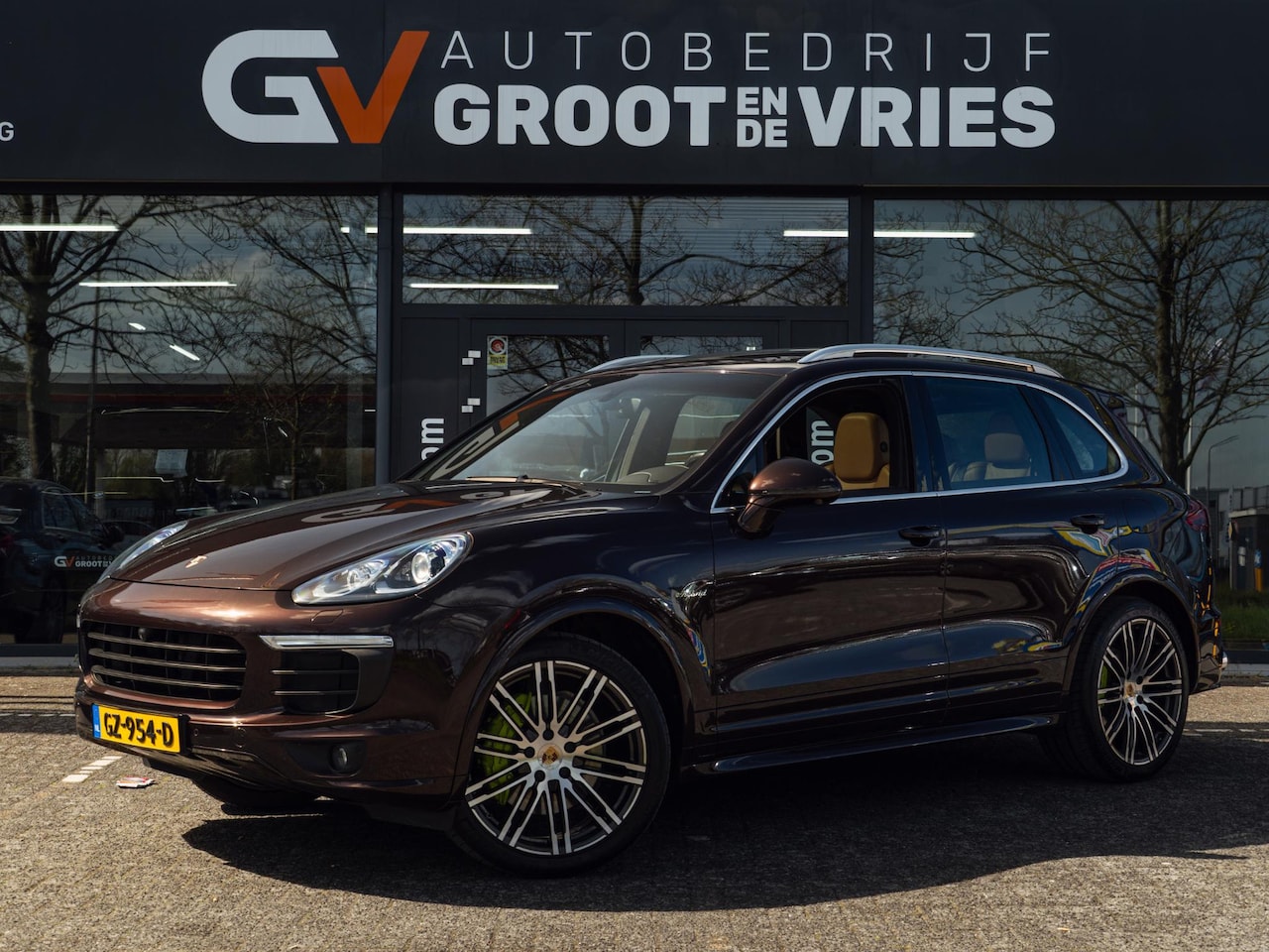 Porsche Cayenne - 3.0 S E-Hybrid|Panorama|Sport chrono|Sport Design |Luchtvering - AutoWereld.nl