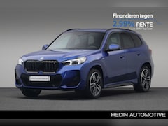 BMW iX1 - eDrive20 67 kWh | Achteruitrijcamera | Comfort Access | Harman-Kardon | M Sportpakket | Pa