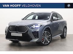 BMW iX2 - eDrive20 M Sport / Sportstoelen / Head-Up / Harman-Kardon / Parking Assistant Plus
