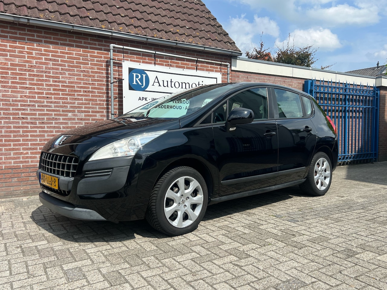 Peugeot 3008 - 1.6 VTi SR 1.6 VTi SR NIEUWE APK - AutoWereld.nl