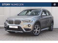 BMW X1 - sDrive20i High Executive xLine Automaat / Trekhaak / Panoramadak / Sportstoelen / Head-Up