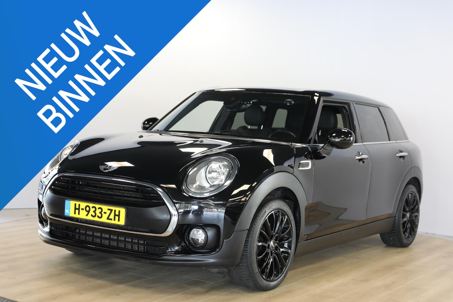 MINI Clubman - Mini 1.5 One Chili Serious Business | Schuif- kanteldak | Leer | Cruise | Navi - AutoWereld.nl
